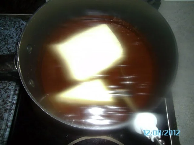 Rezept: Nuss-Schoko-Roulade Bild Nr. 3 Nuss-Schoko-Roulade - Rezept - Bild Nr. 3