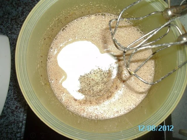 Rezept: Nuss-Schoko-Roulade Bild Nr. 5 Nuss-Schoko-Roulade - Rezept - Bild Nr. 5