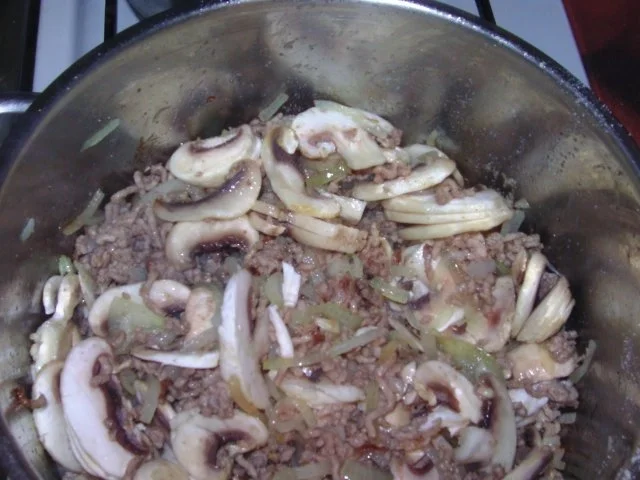 Rezept: Hacktopf mit Gürkchen Bild Nr. 4 Hacktopf mit Gürkchen - Rezept - Bild Nr. 4