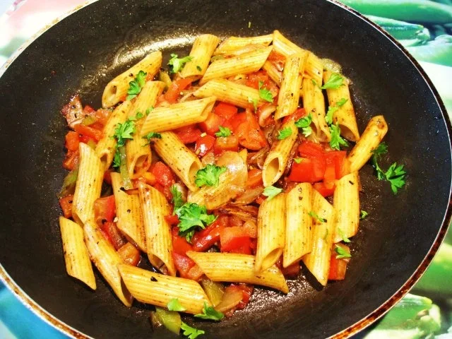 Bratnudeln mit Grillfleisch vom Vortag ... - Rezept - Bild Nr. 2