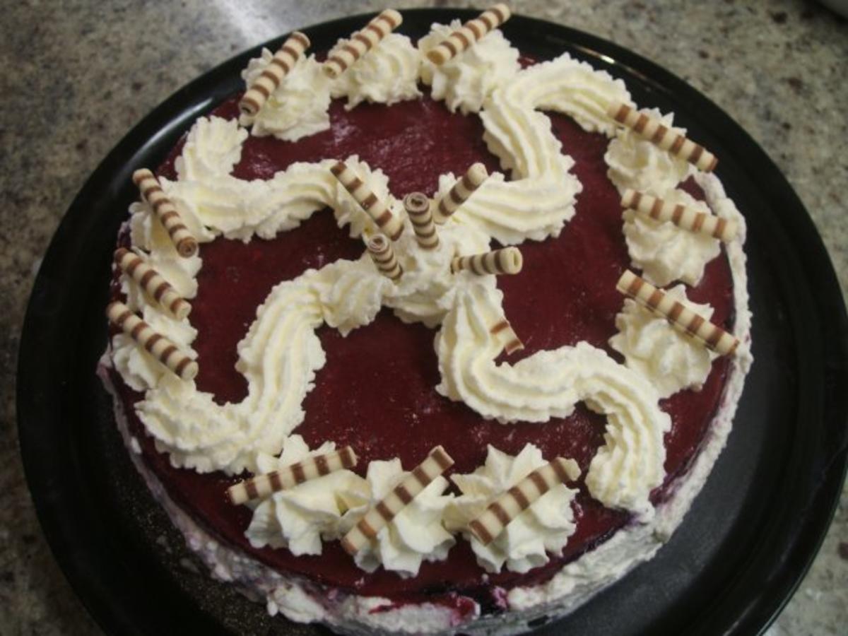 Backen: Brombeer-Joghurt-Torte für die 16er-Form - Rezept - kochbar.de