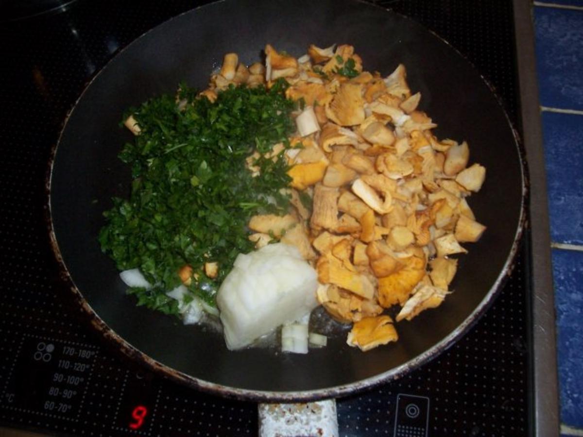 Schweinebauch mit Knödel Pfifferlingfüllung - einfach - 391 kcal/100g