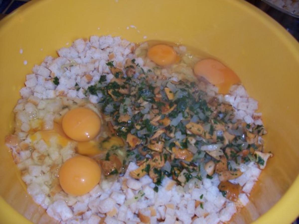 Schweinebauch mit Knödel Pfifferlingfüllung - einfach - 391 kcal/100g