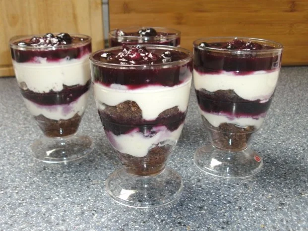 Heidelbeer-Schichtdessert - Rezept - Bild Nr. 2