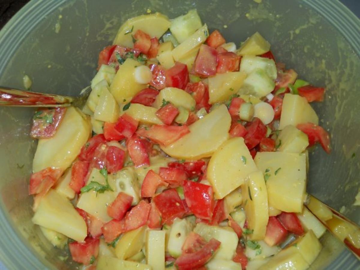 Sommerlicher Kartoffelsalat mit Senfdressing - Rezept - Bild Nr. 3