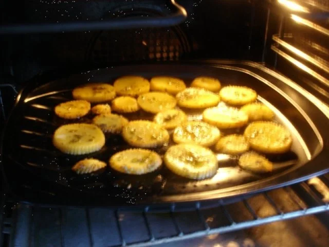 Rezept: Rosmarin-Kartoffelblüten mit Sülze Bild Nr. 10 Rosmarin-Kartoffelblüten mit Sülze - Rezept - Bild Nr. 10