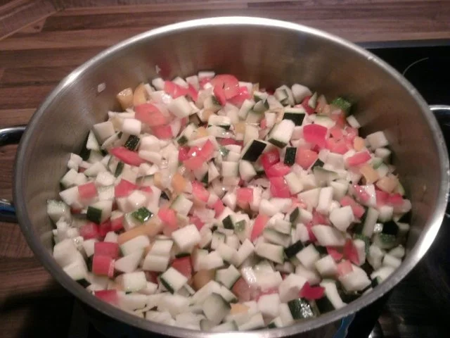 Rezept: Eingemachtes Zucchini-Mafiosi-Pesto alla Trapper Bild Nr. 3 Eingemachtes Zucchini-Mafiosi-Pesto alla Trapper - Rezept - Bild Nr. 3