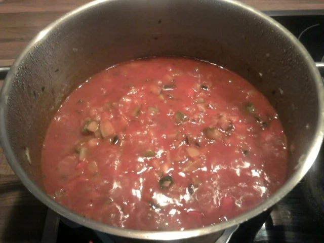 Rezept: Eingemachtes Zucchini-Mafiosi-Pesto alla Trapper Bild Nr. 4 Eingemachtes Zucchini-Mafiosi-Pesto alla Trapper - Rezept - Bild Nr. 4