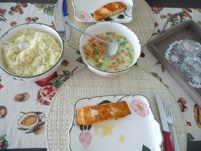 Fisch : Gebratenen Lachsfilet an Reis und Gemüse - Rezept - Bild Nr. 5