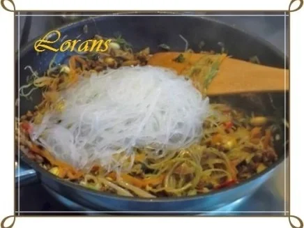 Chinesische Frühlingsrollen mit Hackfleisch - Rezept - Bild Nr. 12