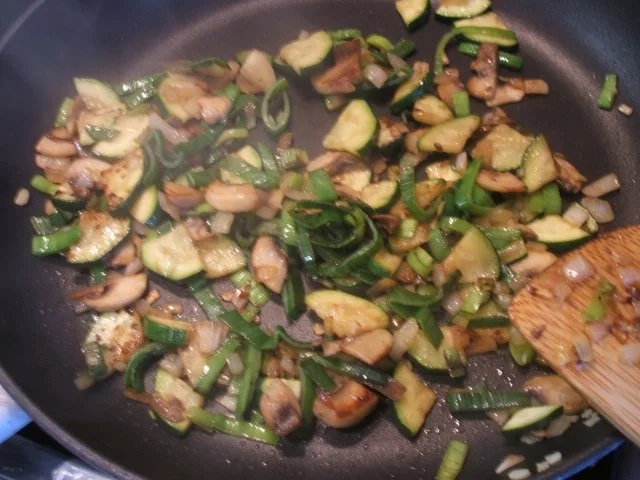 Fleisch: Hackfleisch-Torte mit Gemüse für 16er Tortenform - Rezept - Bild Nr. 8