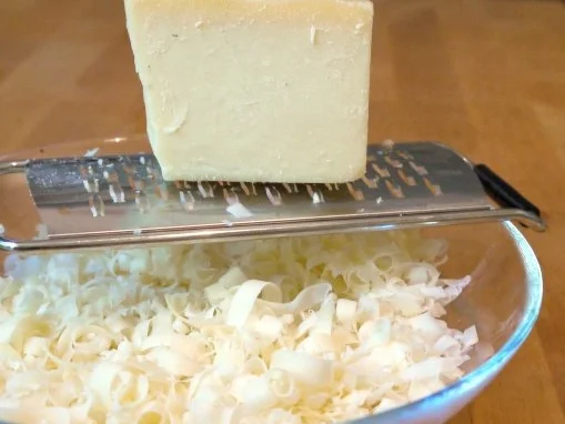 Rezept: Zucchinischeiben in Käsepanade mit Minz-Dip Bild Nr. 5 Zucchinischeiben in Käsepanade mit Minz-Dip - Rezept - Bild Nr. 5