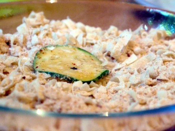 Rezept: Zucchinischeiben in Käsepanade mit Minz-Dip Bild Nr. 12 Zucchinischeiben in Käsepanade mit Minz-Dip - Rezept - Bild Nr. 12