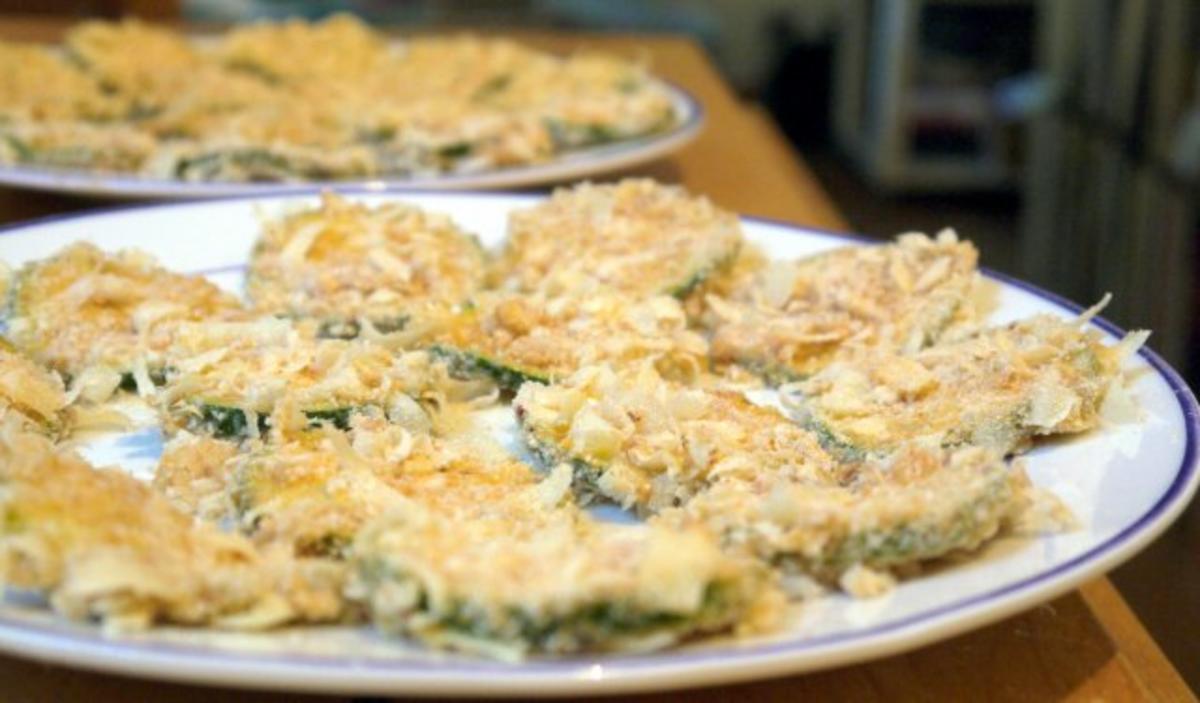 Zucchinischeiben in Käsepanade mit Minz-Dip - Rezept - Bild Nr. 13