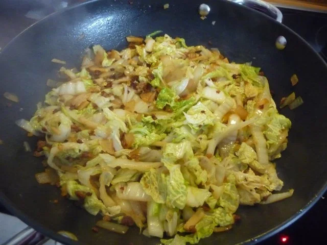 Fleischlos : Krautpfanne mit Salzkartoffeln und Kohlrabi - Rezept - Bild Nr. 9