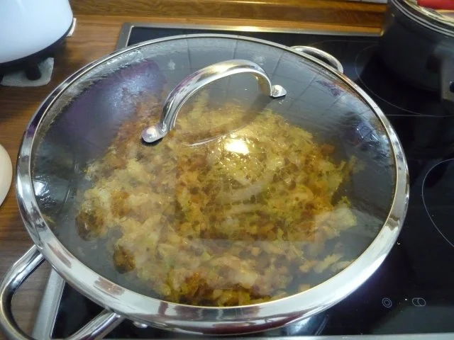 Fleischlos : Krautpfanne mit Salzkartoffeln und Kohlrabi - Rezept - Bild Nr. 12