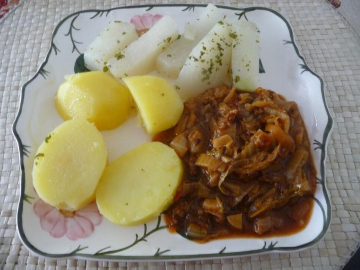 Fleischlos : Krautpfanne mit Salzkartoffeln und Kohlrabi - Rezept ...