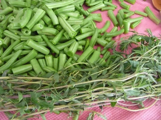 Rezept: Suppen & Eintöpfe : Bohnensuppe mit Paprikasalmi und Wurstresten Bild Nr. 6 Suppen & Eintöpfe : Bohnensuppe mit Paprikasalmi und Wurstresten - Rezept - Bild Nr. 6