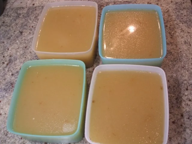 Rezept: Vorrat: Grundrezept für Fleischbrühe - Basis für alle möglichen Sülzen Bild Nr. 7 Vorrat: Grundrezept für Fleischbrühe - Basis für alle möglichen Sülzen - Rezept - Bild Nr. 7