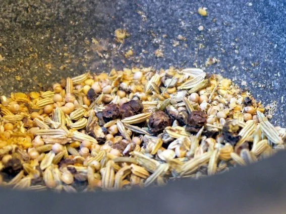 Backofenhuhn mit Pfeffer, Senf und Fenchel - Rezept - Bild Nr. 9