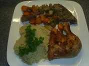 Rezept: Reste von der Lammkeule mit Couscous und einem Hรผhnerbein Reste von der Lammkeule mit Couscous und einem Hรผhnerbein - Rezept