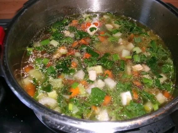 Nudelsuppe vom Brathuhn - Rezept - Bild Nr. 7