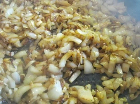 Rezept: Rinder-Zwiebelgulasch Bild Nr. 3 Rinder-Zwiebelgulasch - Rezept - Bild Nr. 3