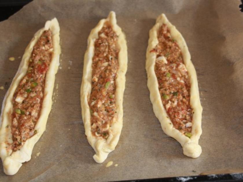 Pide mit Hackfleischfüllung - einfach - von Molochai Pide mit Hackfleischfüllung - einfach - von Molochai