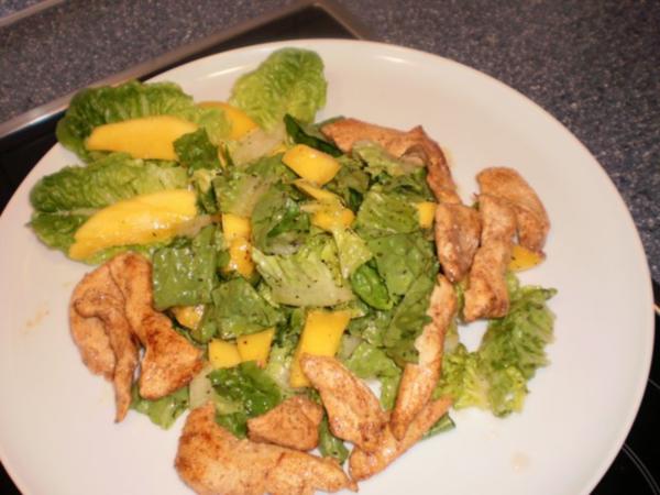 Romana-Salat mit Mango und Hähnchen - Rezept - kochbar.de