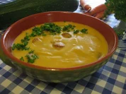 Zucchinisuppe mit Frischkäse - Rezept