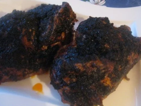 Schwarzer Chili Hahn NT mit Bratkartoffeln - Rezept