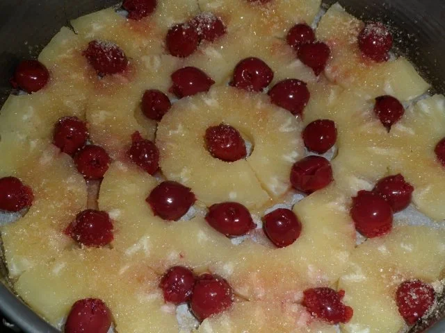 Rezept: Ananas - Kirsch - Kuchen mit Karamellüberzug Bild Nr. 10 Ananas - Kirsch - Kuchen mit Karamellüberzug - Rezept - Bild Nr. 10