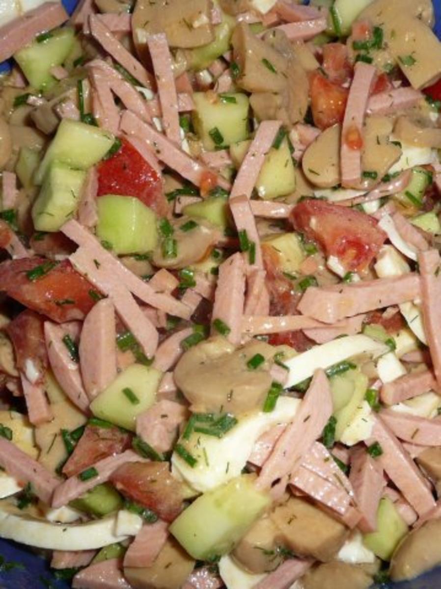 Lyoner Salat dazu Krischtelscher - Rezept