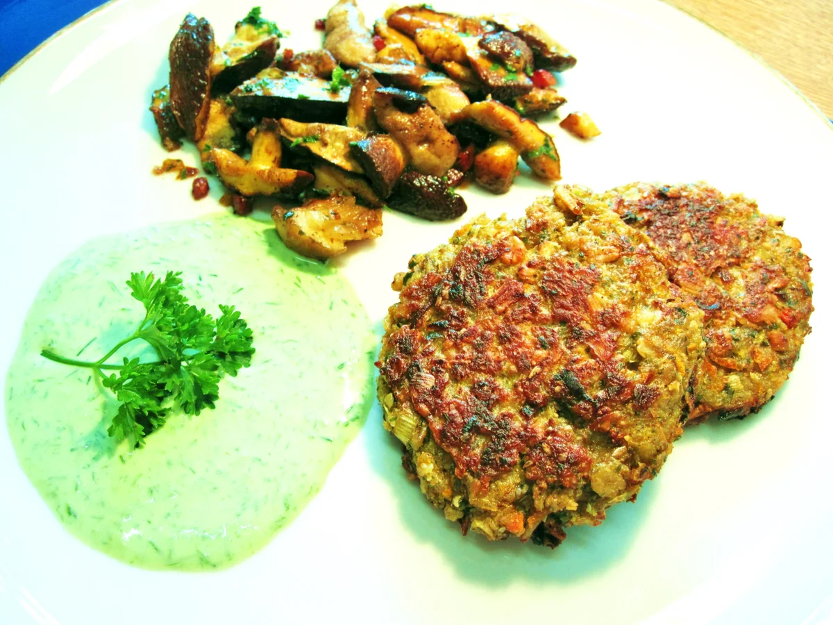 Gemüsebratlinge mit frischem Gemüse - Rezept - Bild Nr. 4326