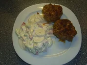 Buletten mit Erdnussflips und Schafskäse - Rezept