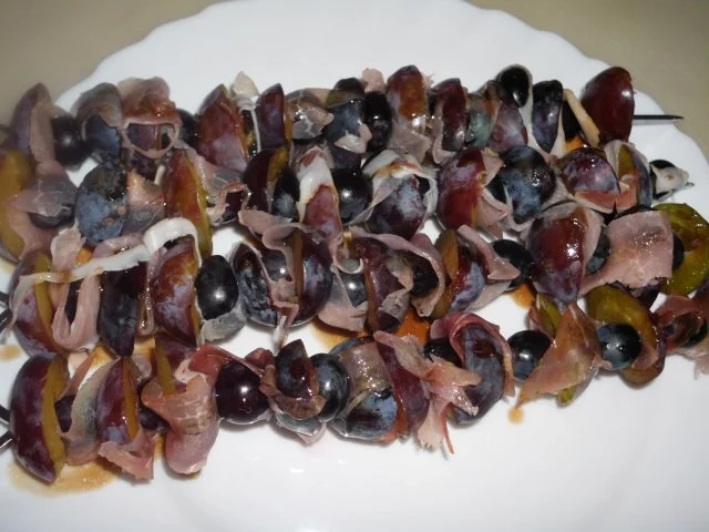 Rezept: Pflaumenspieße mit Weintrauben Bild Nr. 7 Pflaumenspieße mit Weintrauben - Rezept - Bild Nr. 7