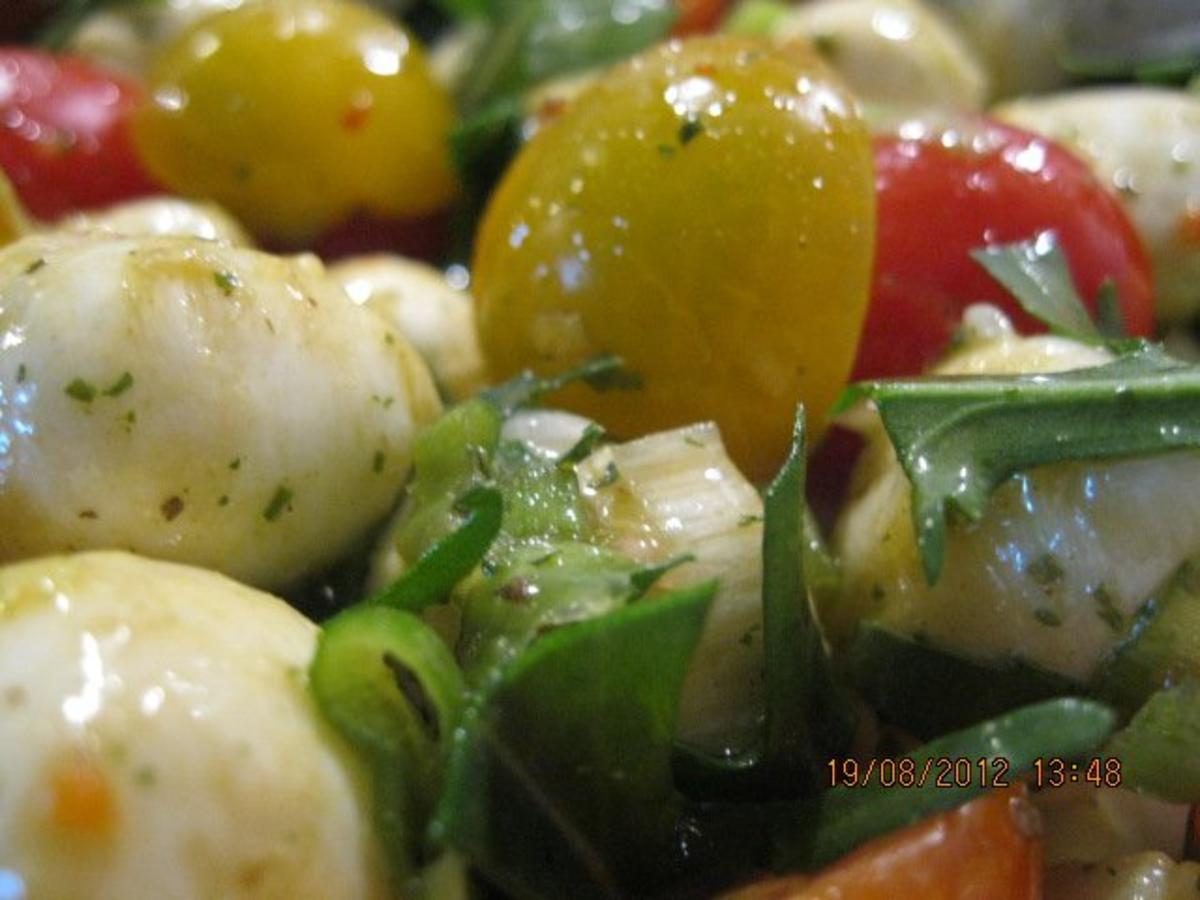 Tomatenmozzarella-Salat - Rezept - Bild Nr. 2