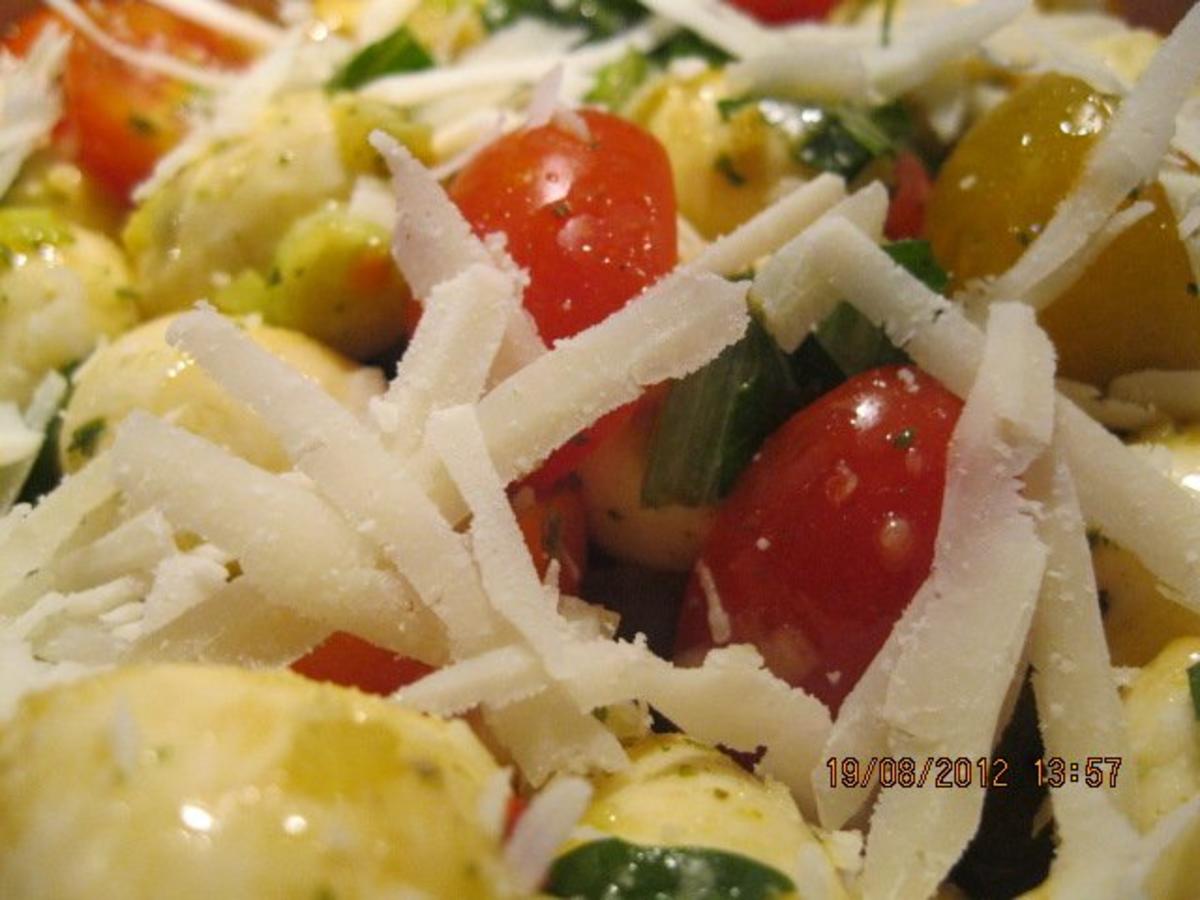 Tomatenmozzarella-Salat - Rezept - Bild Nr. 5