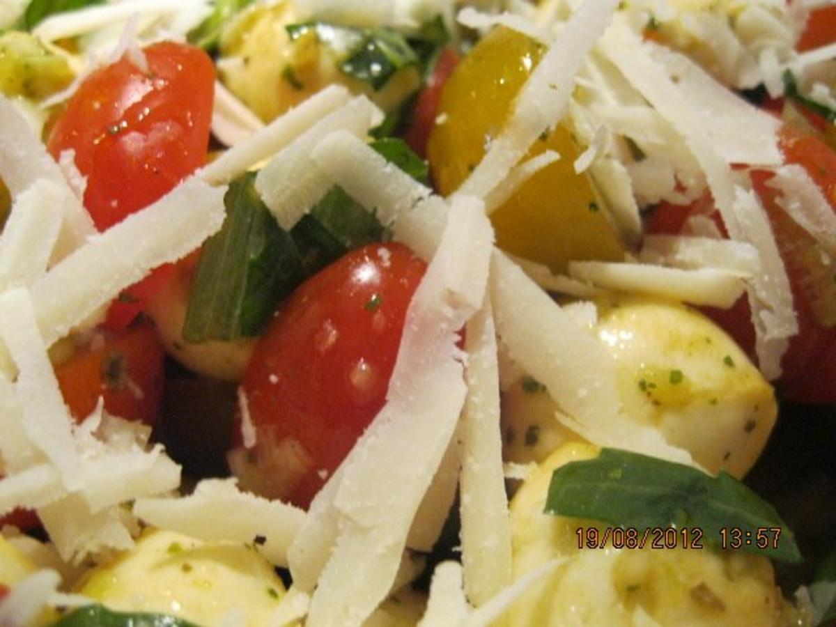 Tomatenmozzarella-Salat - Rezept - Bild Nr. 8