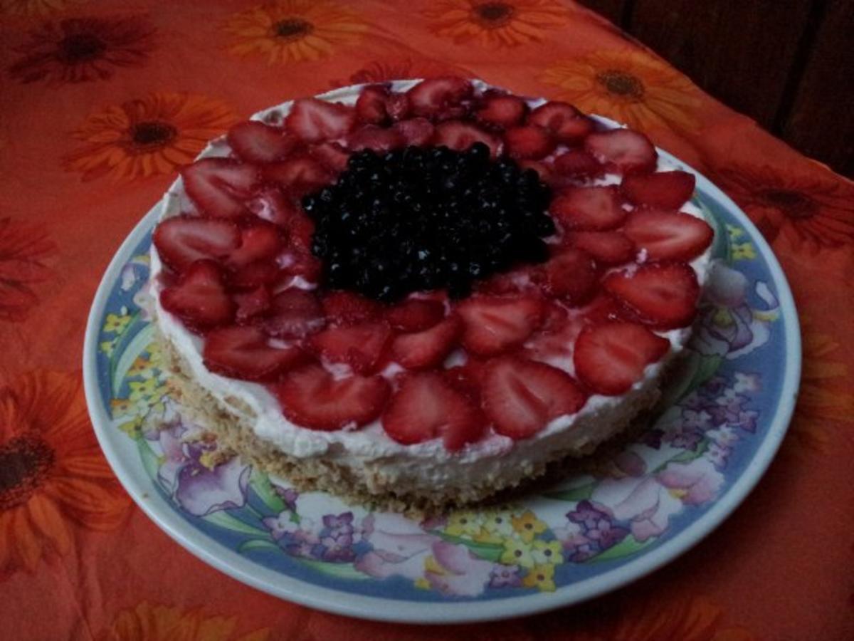 Erdbeeren und Heidelbeeren Cheesecake - Rezept