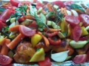 Hähnchenschenkel mit Gemüse und Rosmarinkartoffeln - Rezept