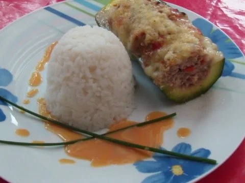 Überbackene Zucchini mit Hack und Reis - Rezept