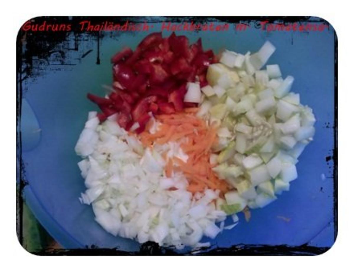 Hackfleisch: Thailändischer Hackfleischbraten mit Tomatensoße und Pellkartoffeln - Rezept - Bild Nr. 3