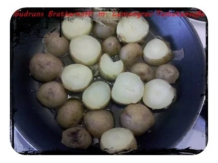 Kartoffeln: Bratkartoffeln mit Spiegelei und Tomaten-Lemongras-Soße - Rezept - Bild Nr. 3