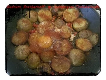 Kartoffeln: Bratkartoffeln mit Spiegelei und Tomaten-Lemongras-Soße - Rezept - Bild Nr. 9