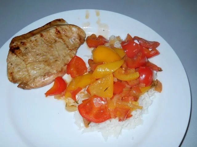 Rezept: Letscho mit gegrilltem Putenschnitzel Letscho mit gegrilltem Putenschnitzel - Rezept