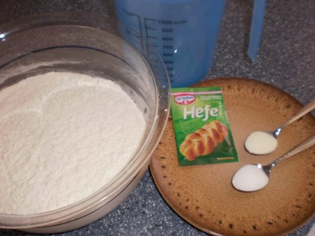 Rezept: Grundteig für Flammkuchen Grundteig für Flammkuchen - Rezept