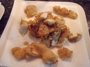 Calamari in Bierteig-Panade; Tintenfischringe in mediterraner Knusperhülle - Rezept