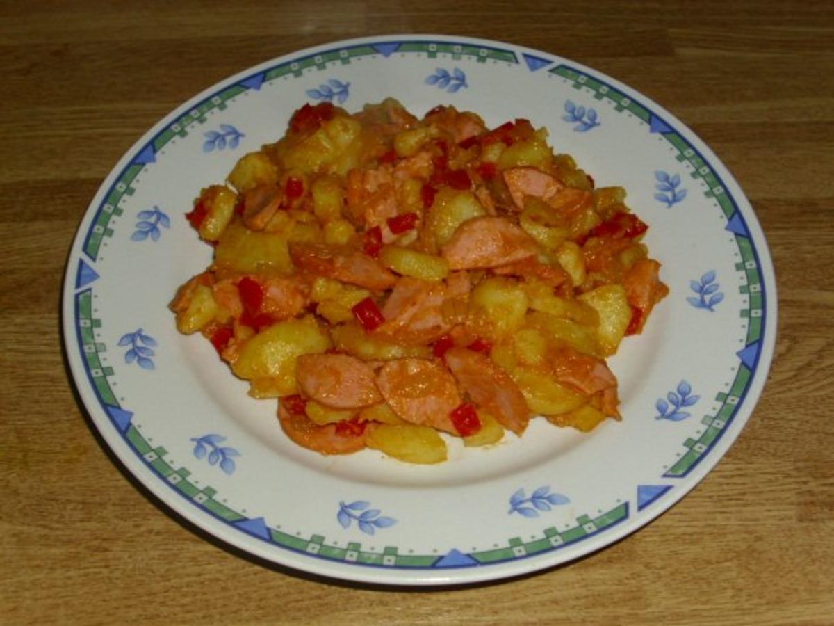 Knacker-Paprika-Kartoffelgröstel - Rezept
