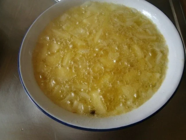 Omas Apfel Zwiebelschmalz mit buntem Pfeffer - Rezept - Bild Nr. 4